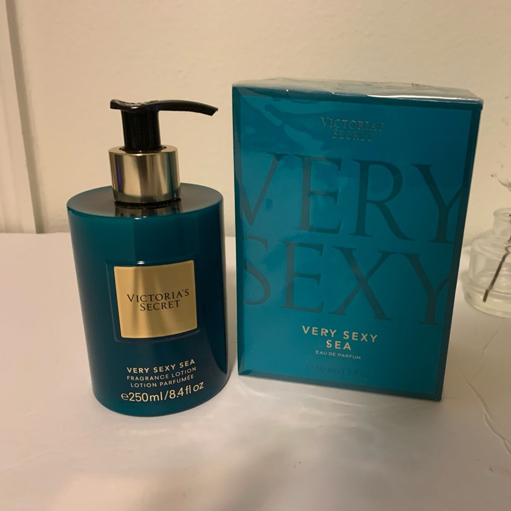 Very Sexy Sea Perfume 1.7 oz body lotionNEW
